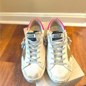 GOLDEN GOOSE
White and shocking pink Superstar sneakers